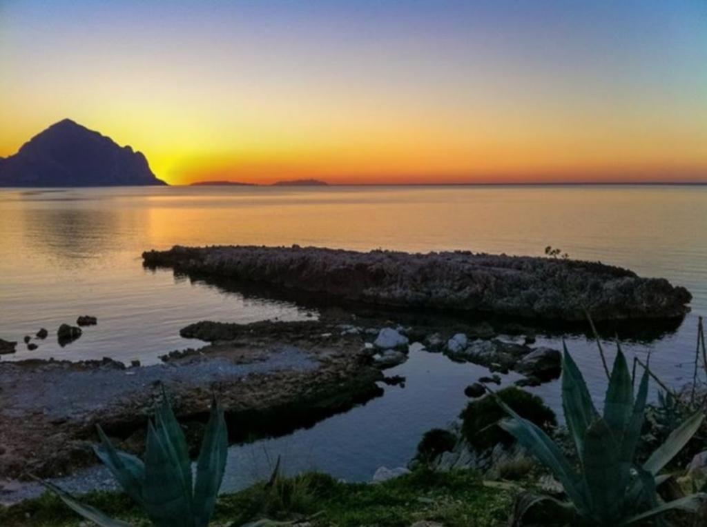 Hotel Cala Di Ponente Castelluzzo Zewnętrze zdjęcie